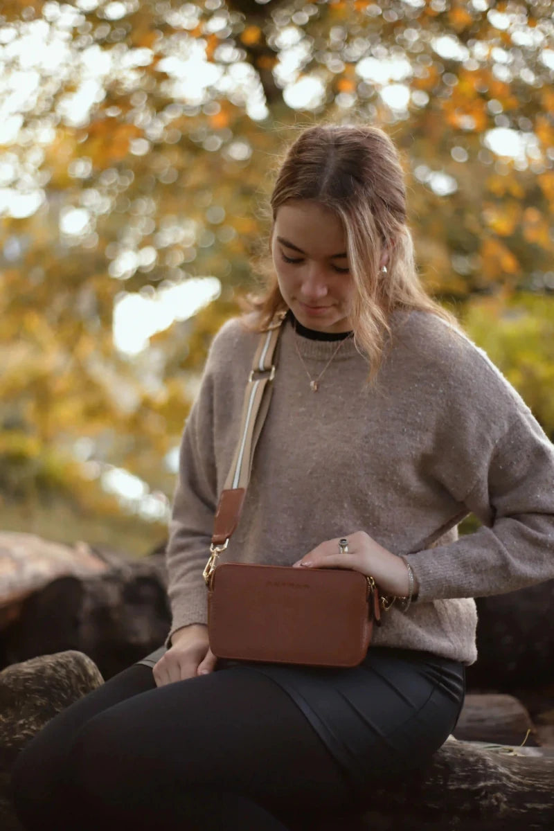 The Leather Crossbody Bag - BAYRAW