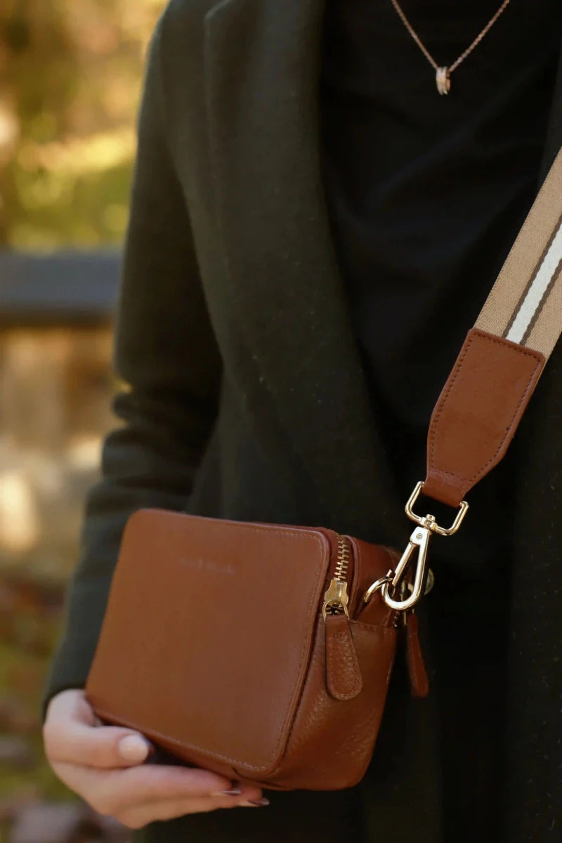 The Leather Crossbody Bag - BAYRAW